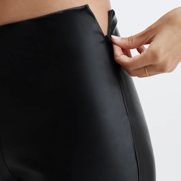 NWT Fabletics Vegan Leather High-Waisted Legging in Black - Picture 2 of 9